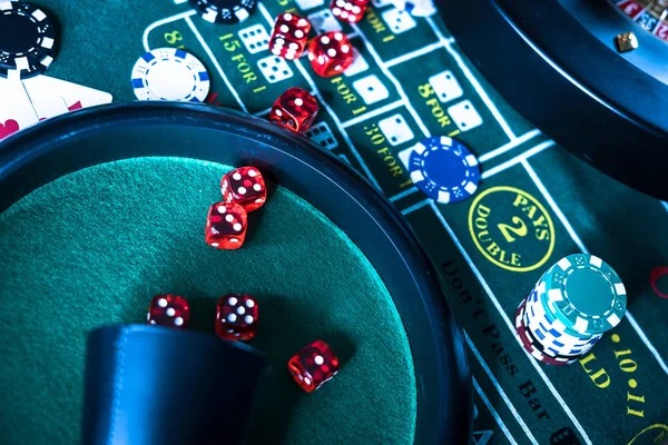 Bonus round with free spins active Bonus round with free spins and multipliers